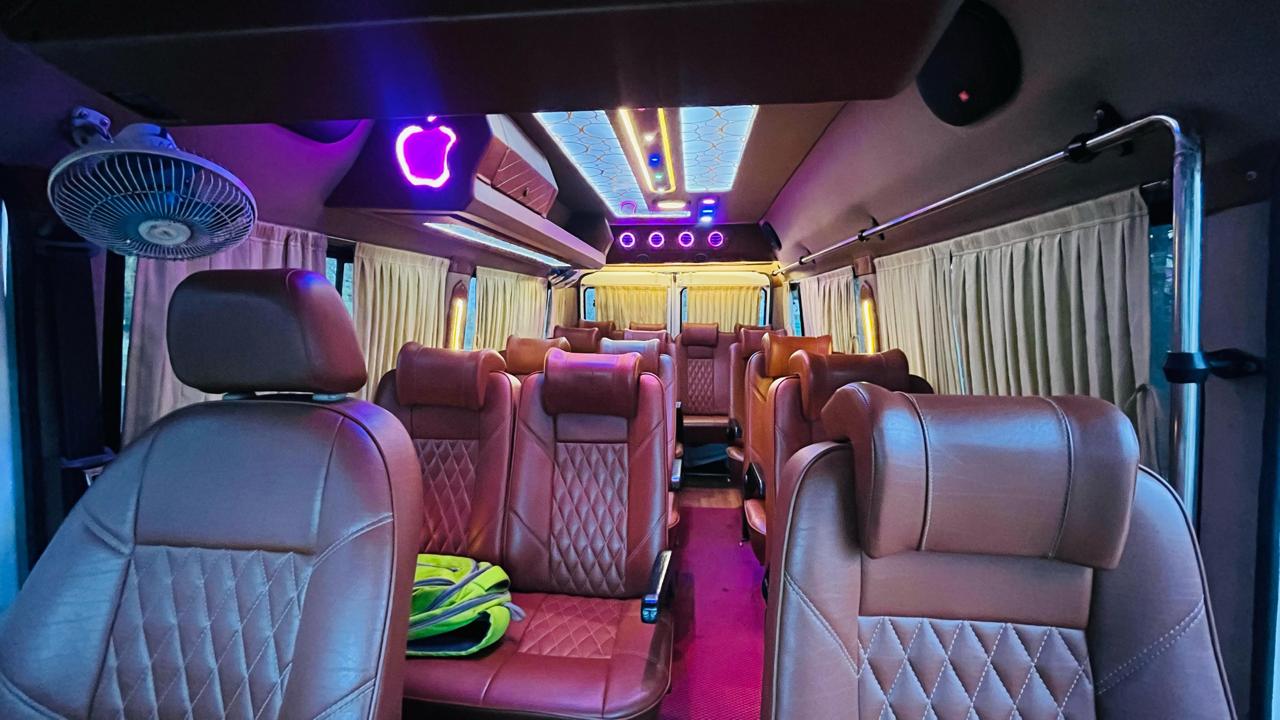 /tempo-traveller/1.jpg